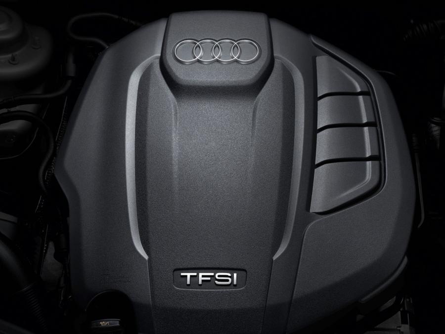 Моторный отсек Audi A4 2.0T Quattro Sedan (B8, 8K) 2012 года  (фото 7 из 7)